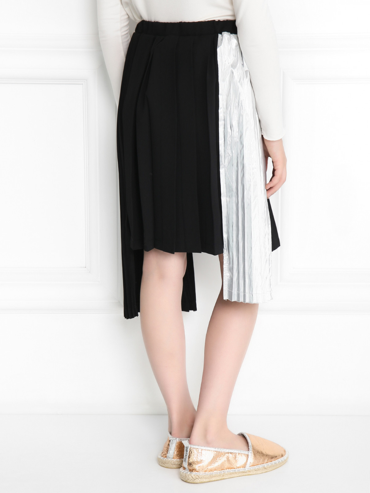 Плиссированная юбка со вставкой N21  –  МодельВерхНиз1  – Цвет:  Черный