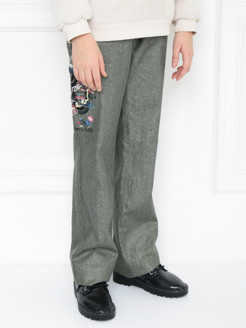 Широкие брюки с объемной вышивкой - МодельВерхНиз