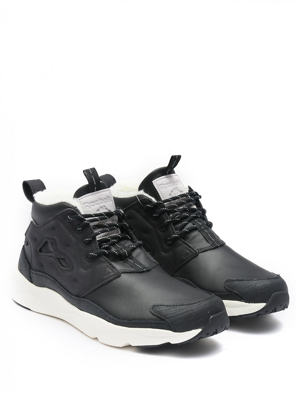 Ботинки на шнурках с меховой отделкой Reebok Classic  –  Общий вид  – Цвет:  Черный