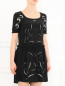 Платье из шелка с декоративной вышивкой и боковыми карманами Love Moschino  –  Модель Верх-Низ