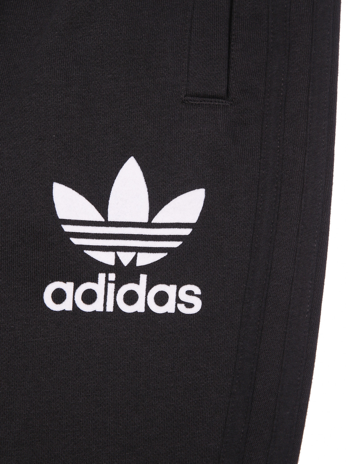 Трикотажные брюки на резинке Adidas Originals  –  Деталь