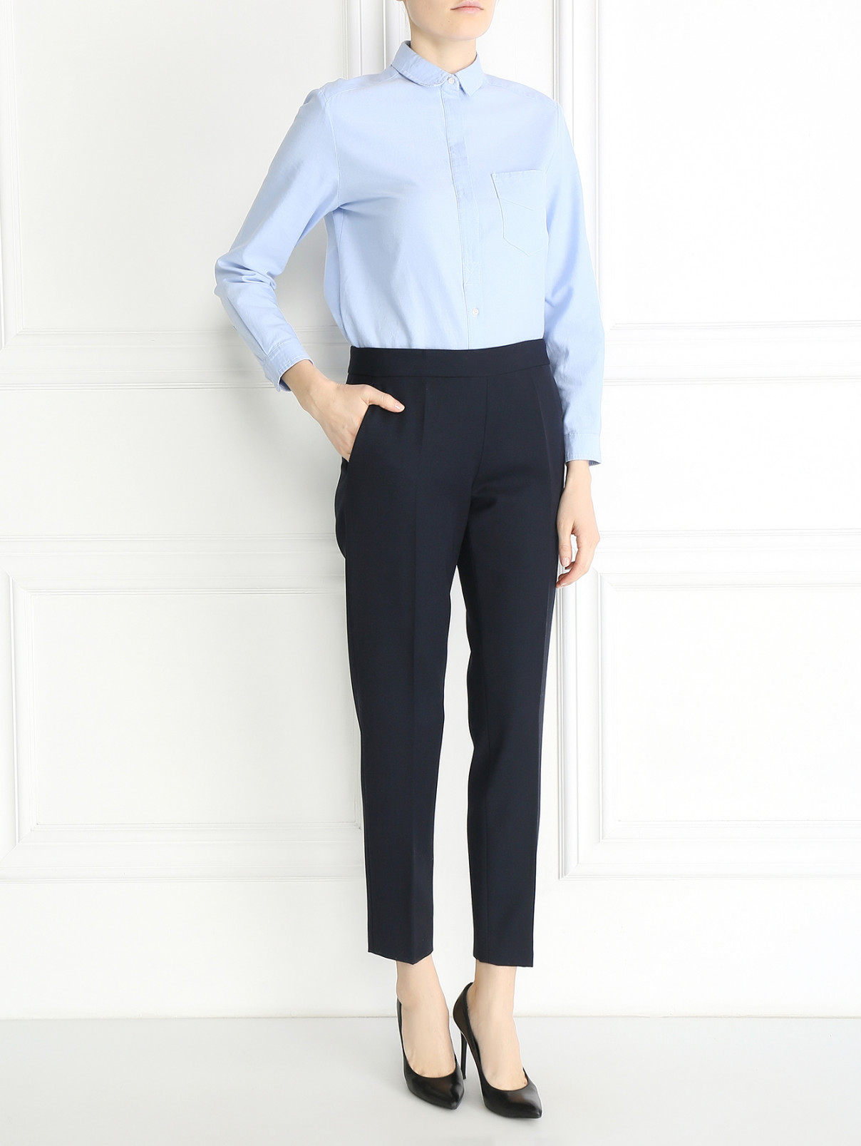 Укороченные брюки из шерсти зауженного кроя Moschino  –  Модель Общий вид  – Цвет:  Синий