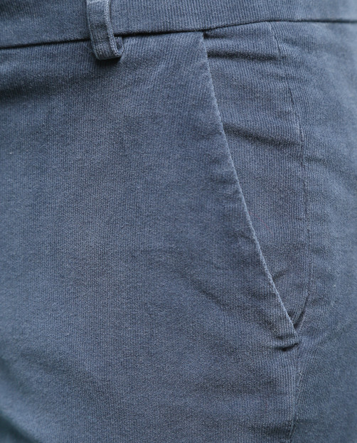 Зауженные вельветовые брюки с боковыми карманами Hartford - Деталь