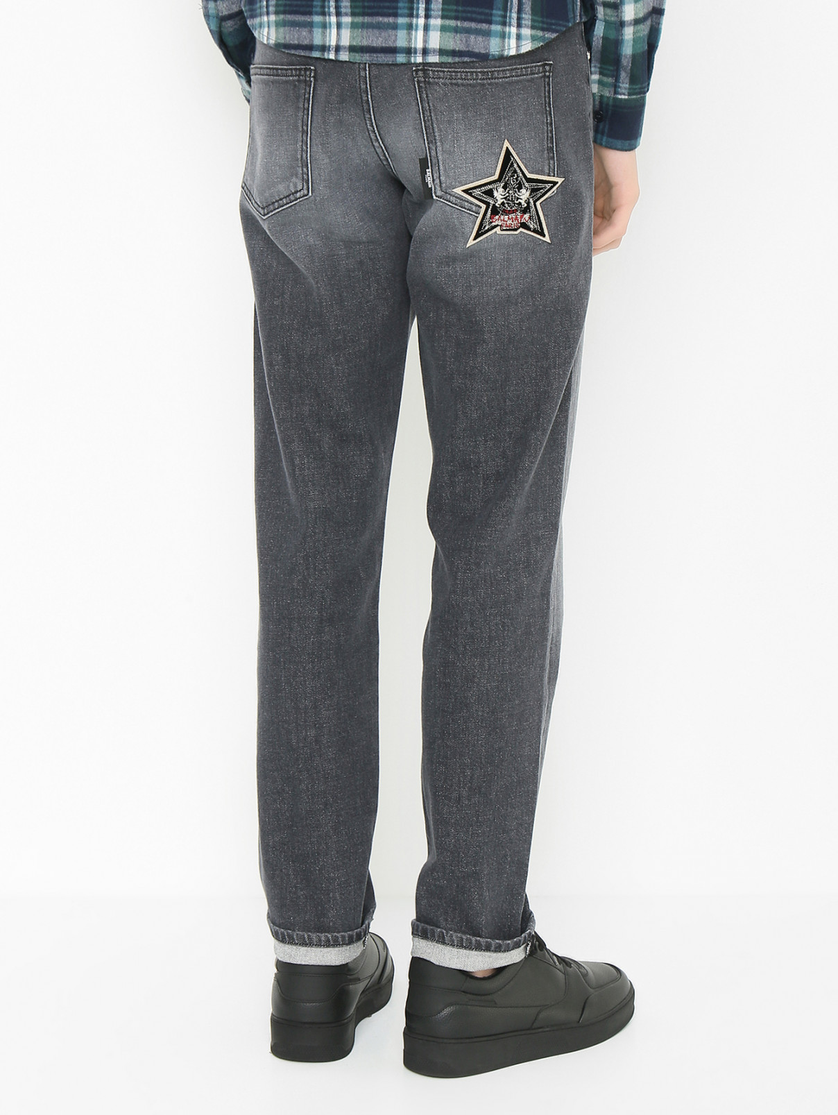 Прямые джинсы с аппликацией BALMAIN  –  МодельВерхНиз1  – Цвет:  Серый