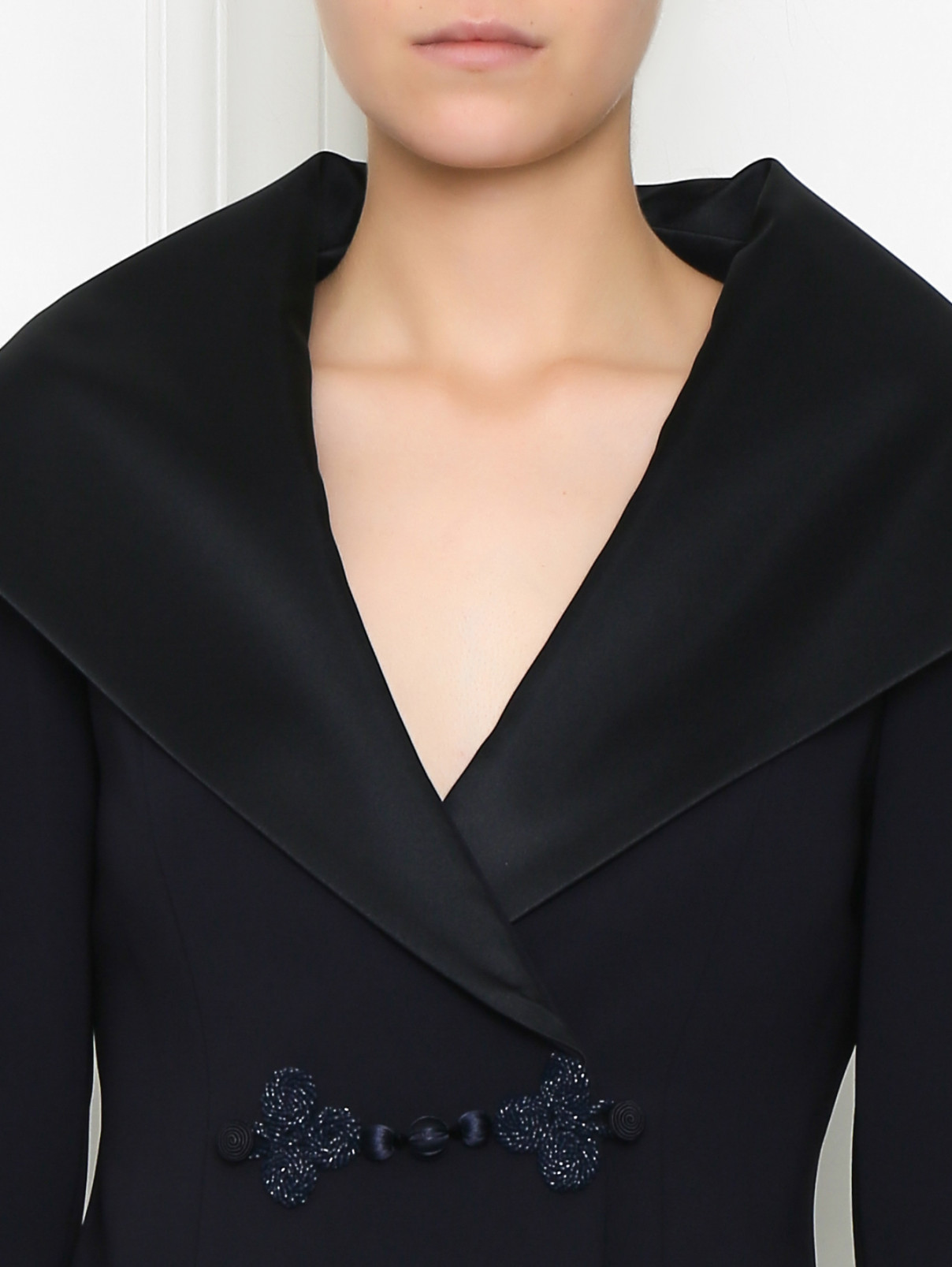 Жакет укороченный с фактурным воротником и аппликацией из бисера Max Mara  –  МодельОбщийВид1  – Цвет:  Синий