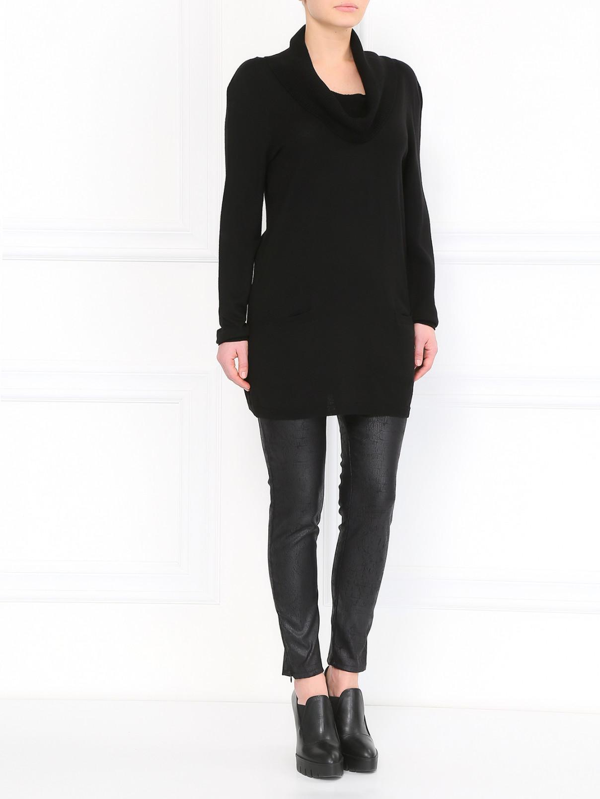 Джемпер из шерсти с боковыми карманами Moschino Cheap&Chic  –  Модель Общий вид  – Цвет:  Черный
