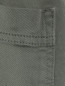 Укороченные брюки с защипами Il Gufo  –  Деталь