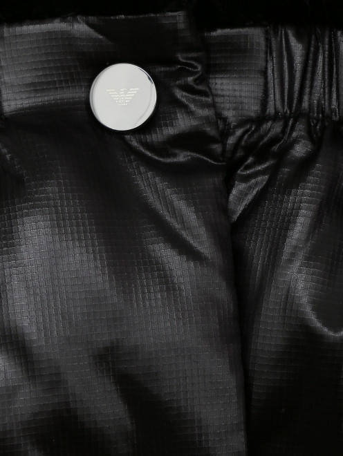 Стеганое пальто из комбинированной ткани - Деталь